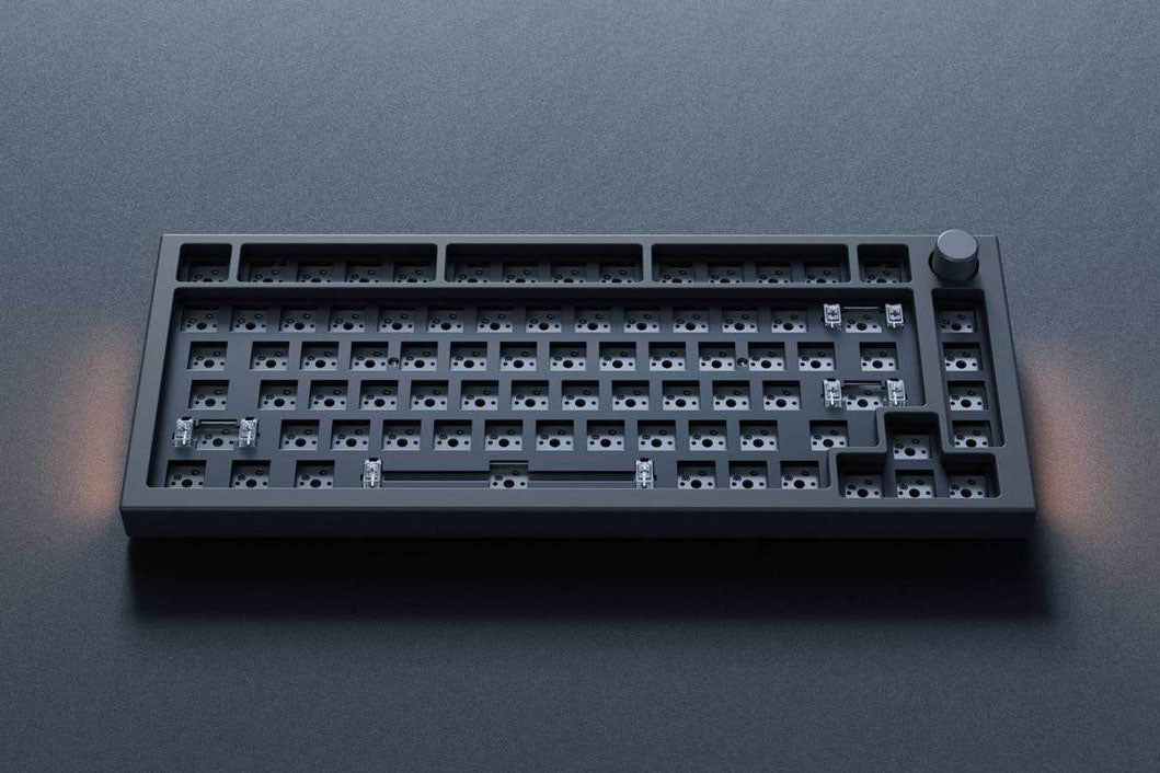 Những điều cần tránh khi lắp switch vào bàn phím hotswap.