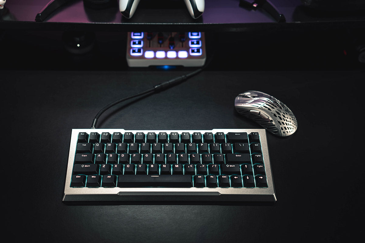 Pwnage ra mắt Zenblade 65 - Chiếc bàn phím HE chơi game nhưng thiết kế của bàn phím custom.