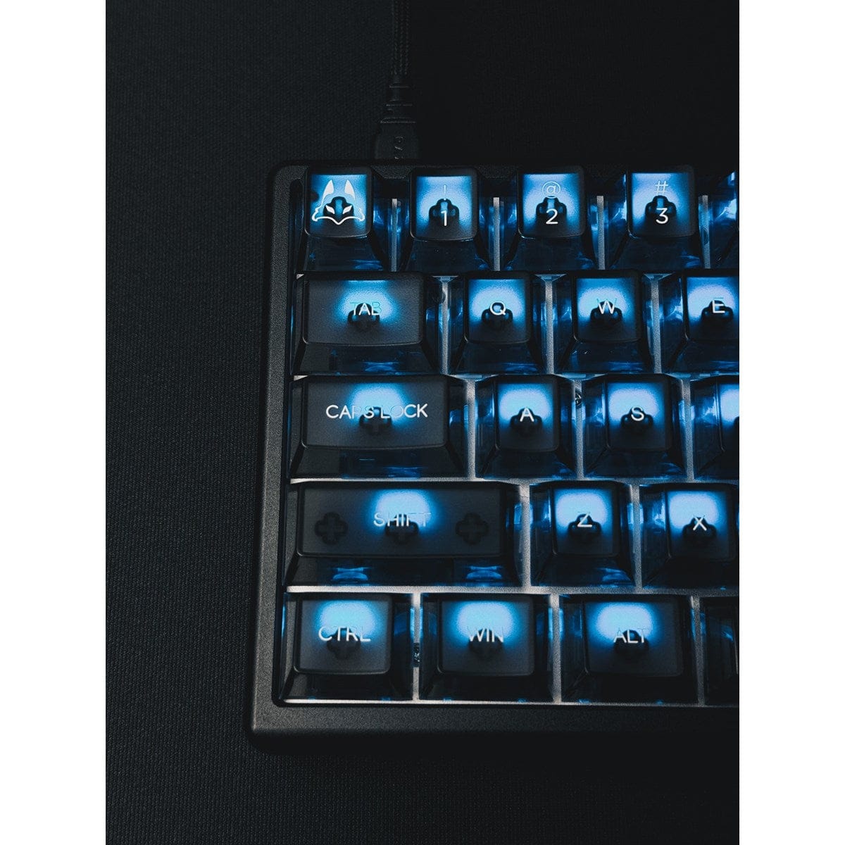 Bàn phím từ HE Arbiter Studio Polar 65 Phantom