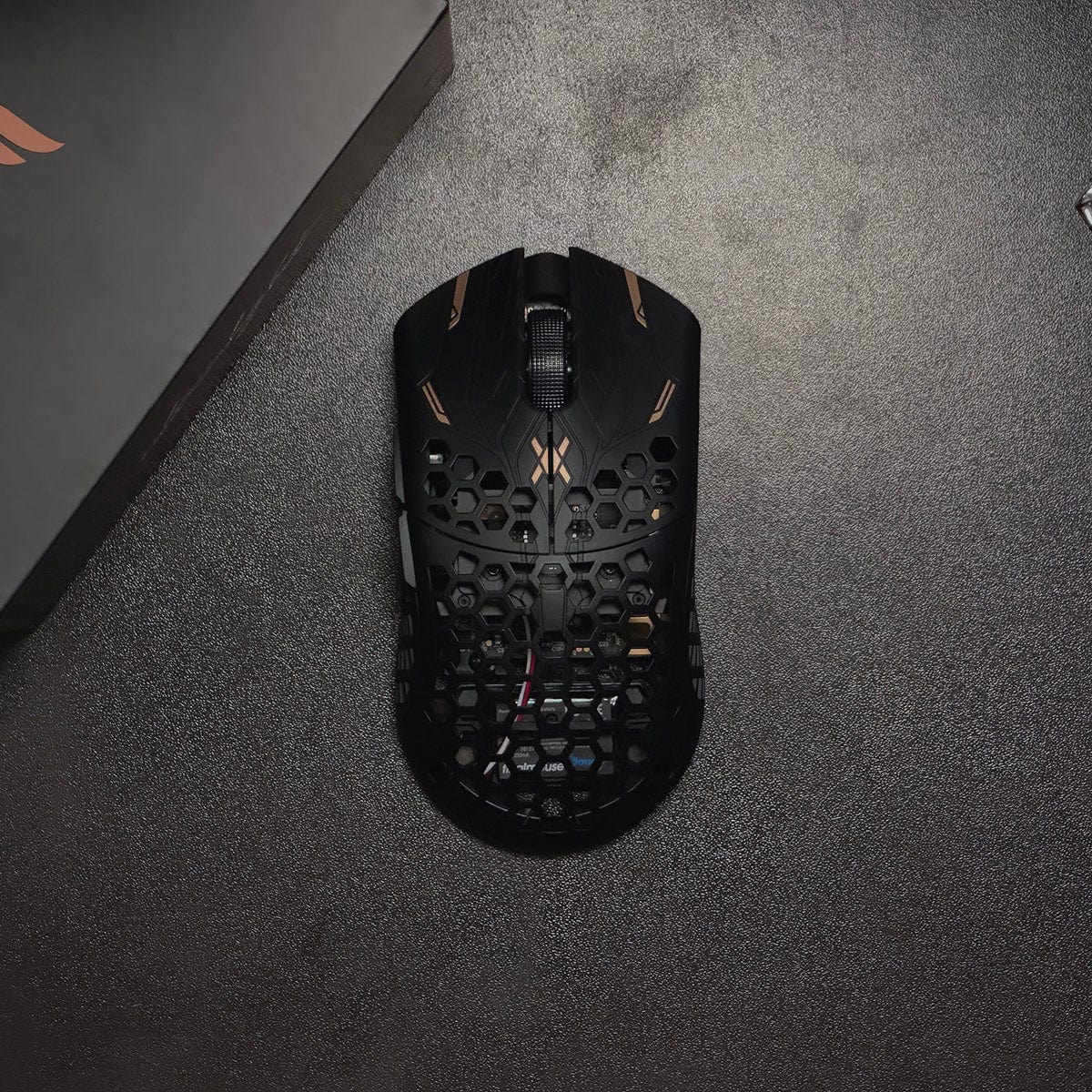 Chuột không dây siêu nhẹ Finalmouse UltralightX.