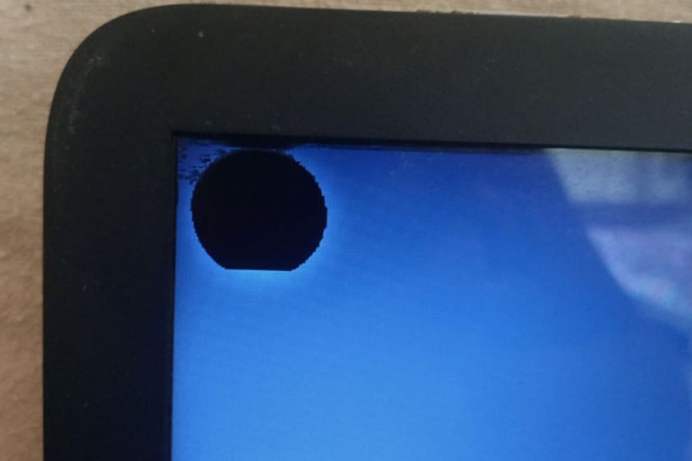 Lý do màn hình máy tính bị chảy mực và cách khắc phục.