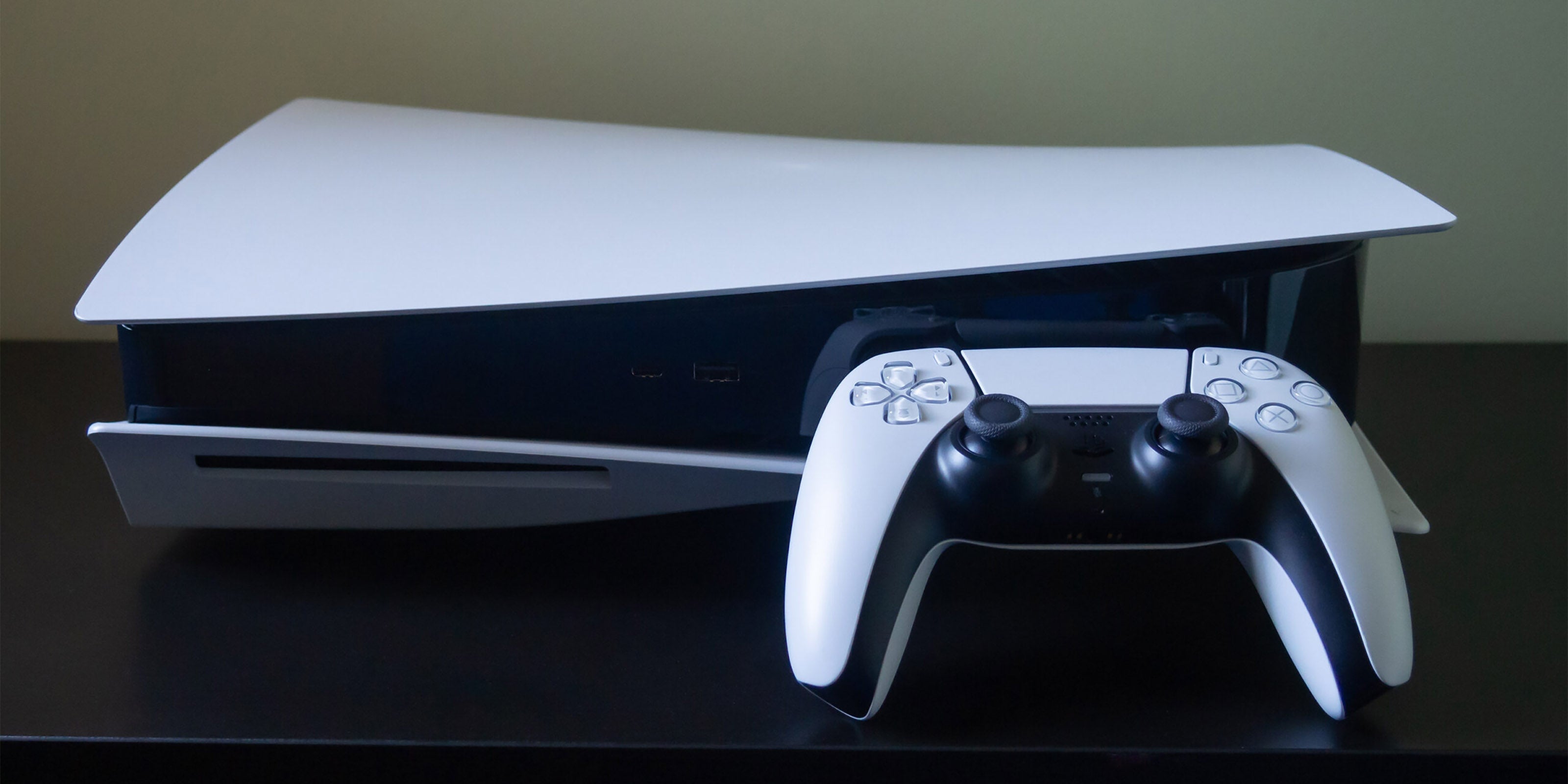 Phụ kiện và Máy chơi game Sony Playstation 5.