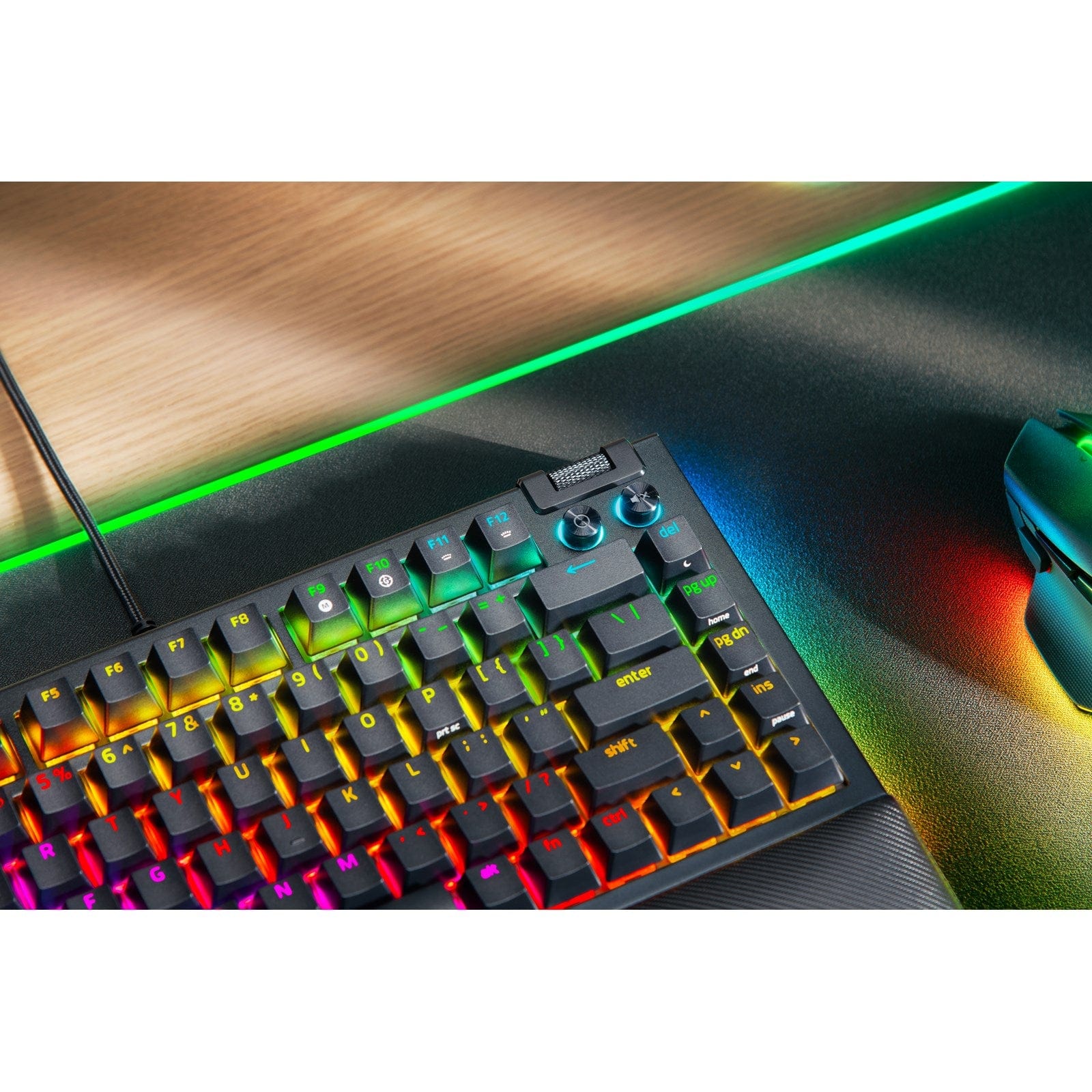 Bàn phím cơ Razer Blackwidow V4 75%.