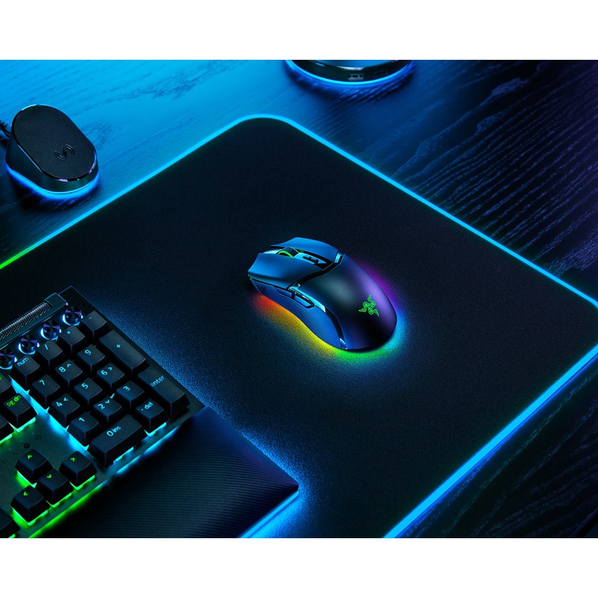 Chuột không dây Razer Cobra Pro.