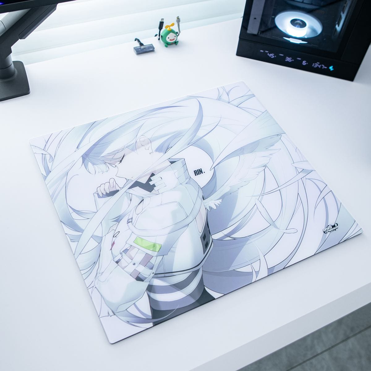 Dysphoria Rin White Glass Pad – Lót chuột kính đế silicone