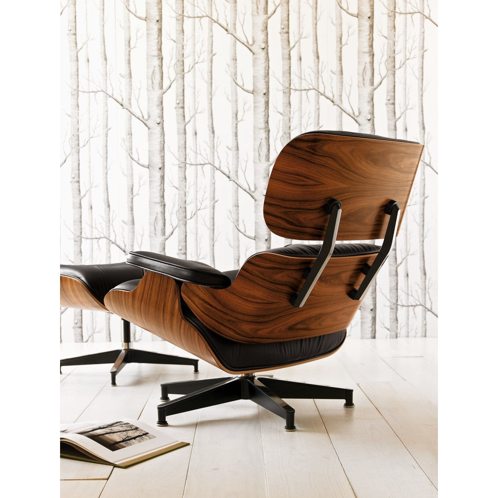 Ghế thư giãn cao cấp Herman Miller Eames Lounge & Ottoman.