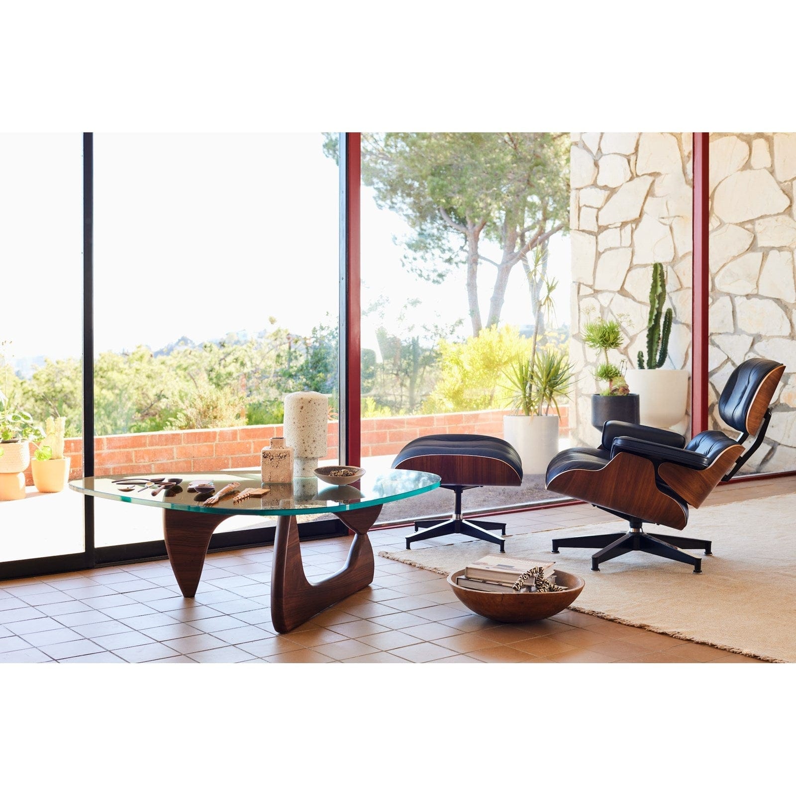 Ghế thư giãn cao cấp Herman Miller Eames Lounge & Ottoman.