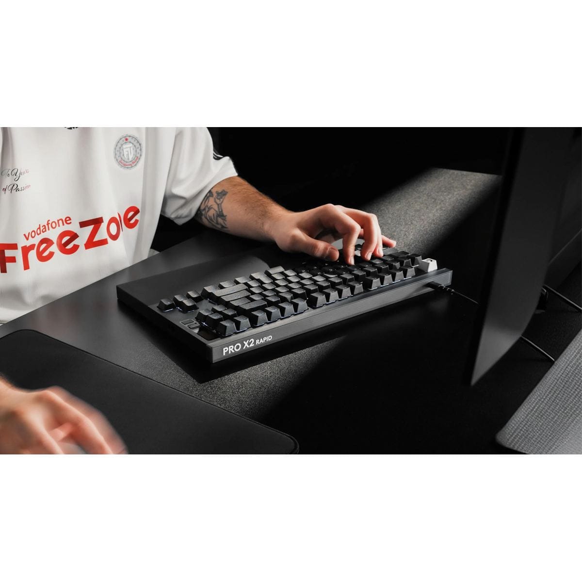 Logitech G PRO X2 RAPID – Bàn phím HE Rapid Trigger tích hợp OLED